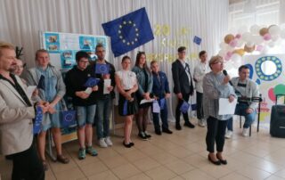 zdjęcie z uriczystości 20 lat Klubu Europejskiego